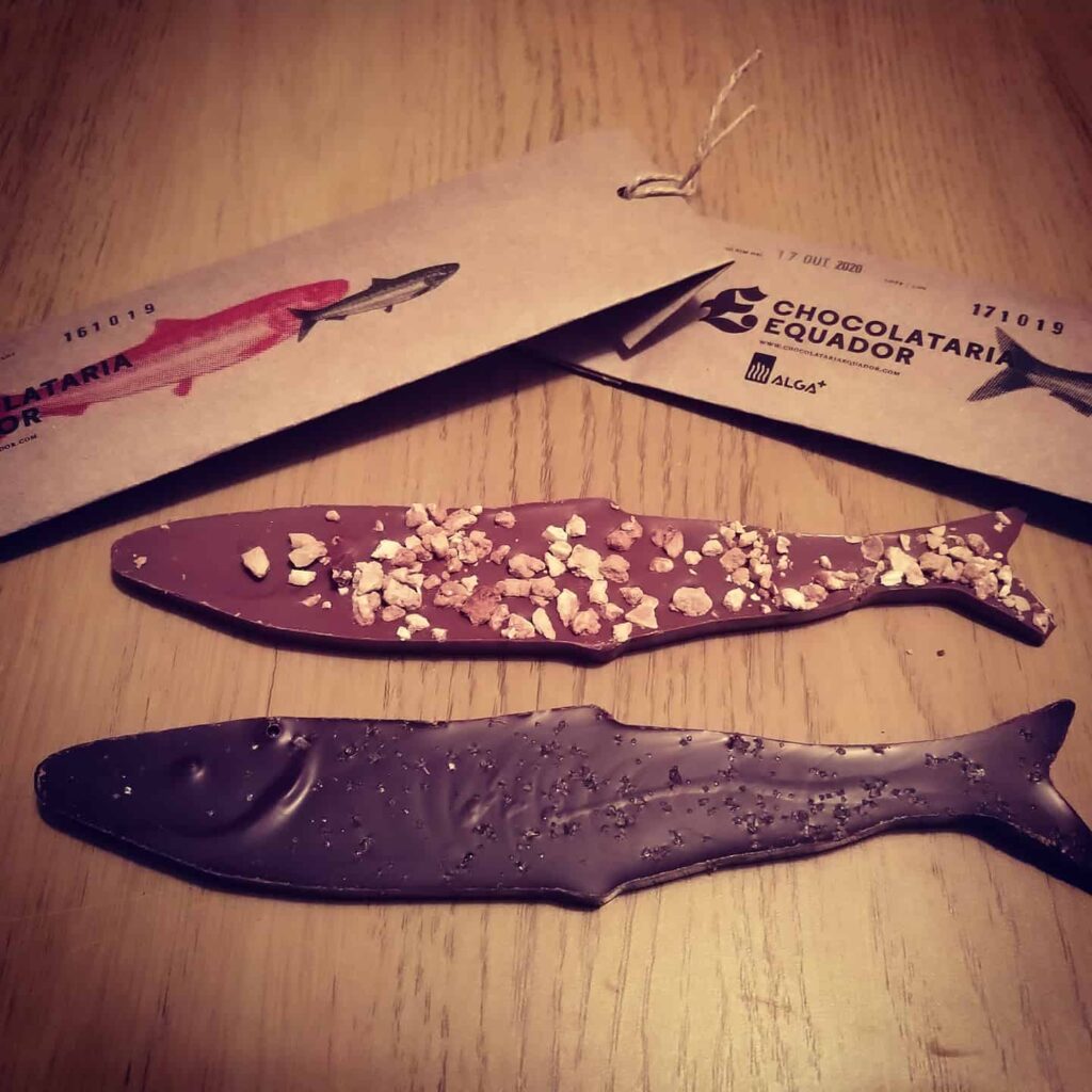 To sjokolader formet som sardiner fra Chocolataria Equador