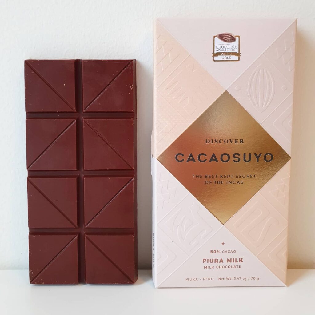 Cacaosuyo Piura Milk med en plate