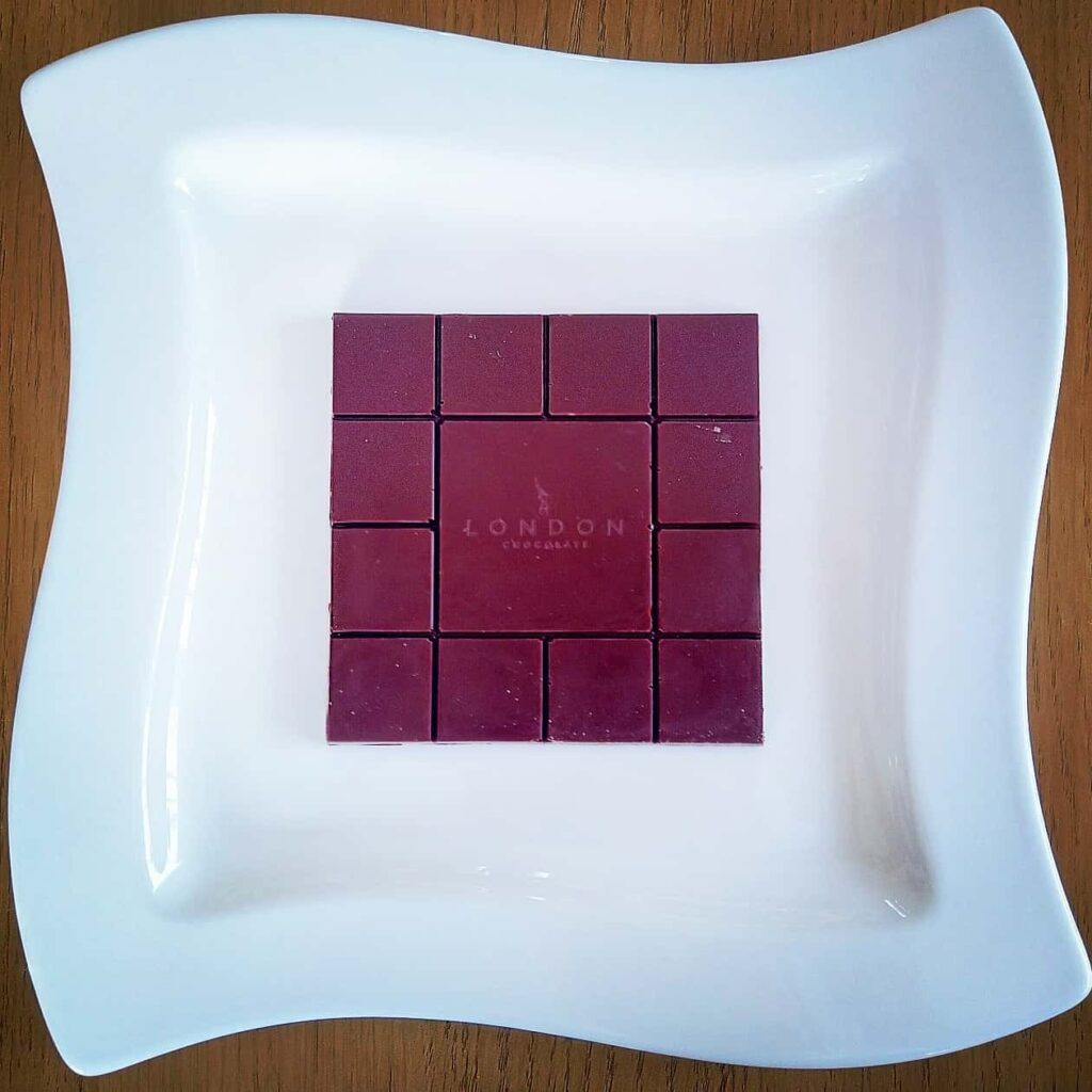Sjokoladeplate fra London Chocolate på hvit tallerken