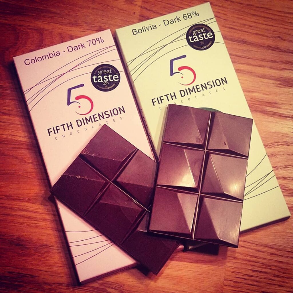 To sjokoladeplater fra 5th Dimension Chocolates