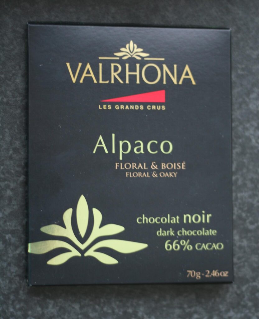 Valrhona Grand Cru Alpaco 66 % i svart emballasje